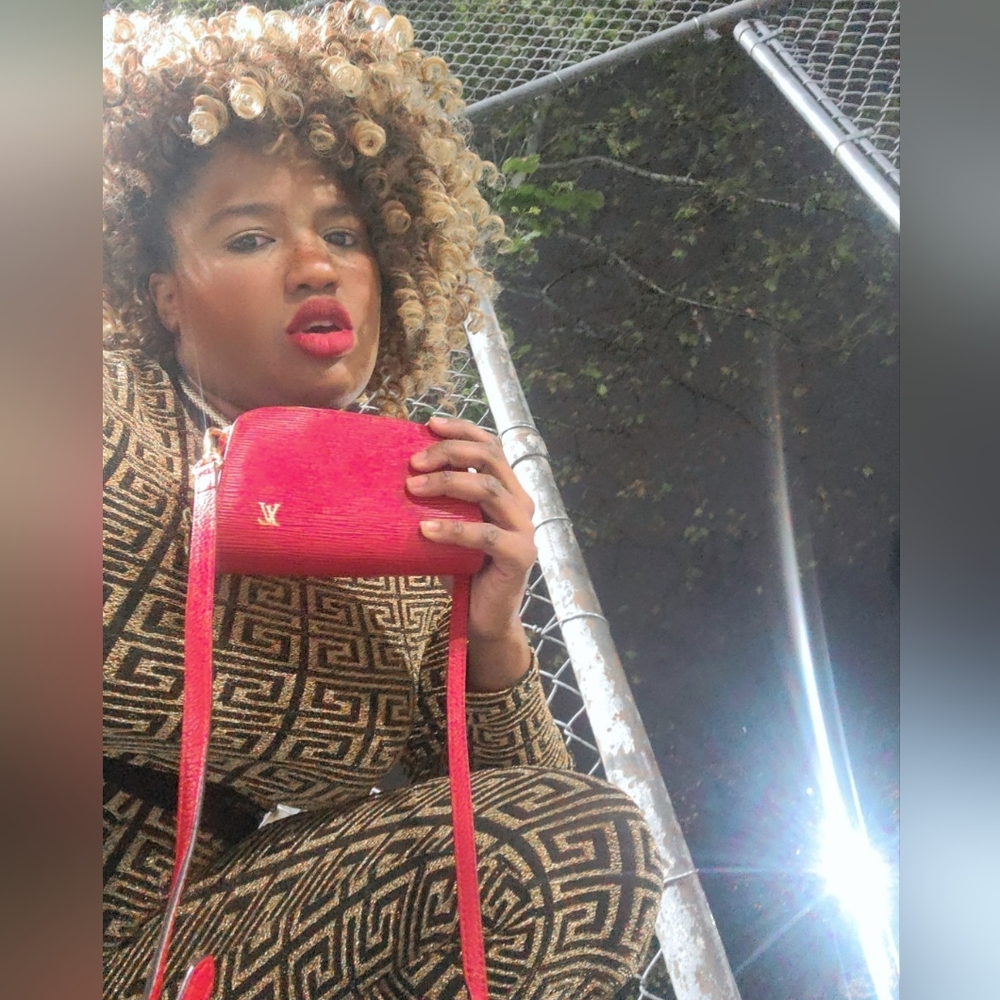 Louis Vuitton Epi Dauphine Jaune Red Clutch Toiletry Crossbody Bag Authent8c - Picture 8 of 17